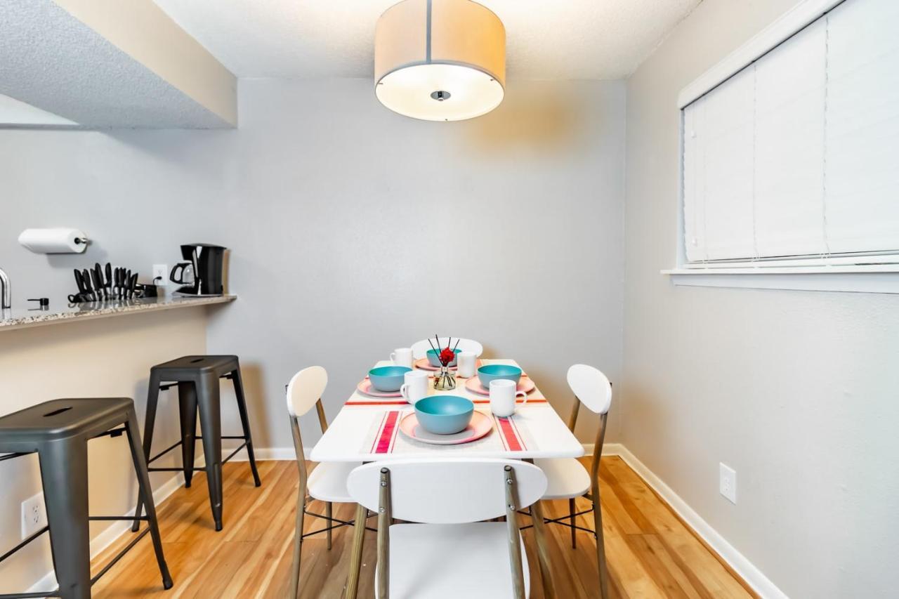 אוסטין Efficiency 2Br King Bed Suites Next To Downtown מראה חיצוני תמונה
