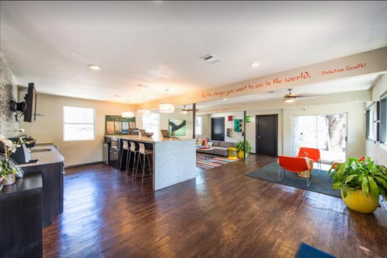 אוסטין Efficiency 2Br King Bed Suites Next To Downtown מראה חיצוני תמונה